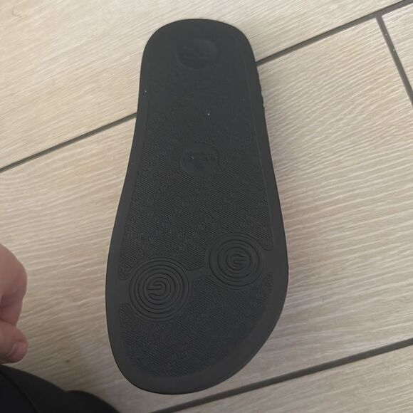 Brand new Gucci women’s slides  brand new with box and dust bag - Picture 3 of 4